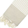 Telo mare FOUTA con linee bianche su tutta la lunghezza a tessitura classica: piatta e leggerissima. Colore beige